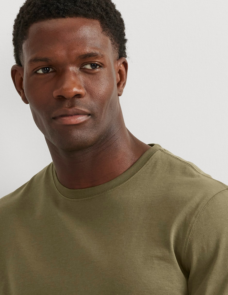 Playera cuello redondo para hombre 6