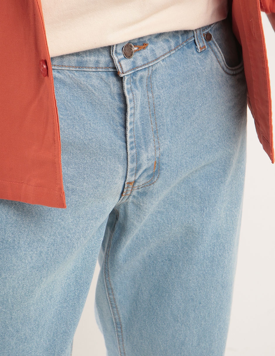 Jeans straight lavado claro para hombre 2