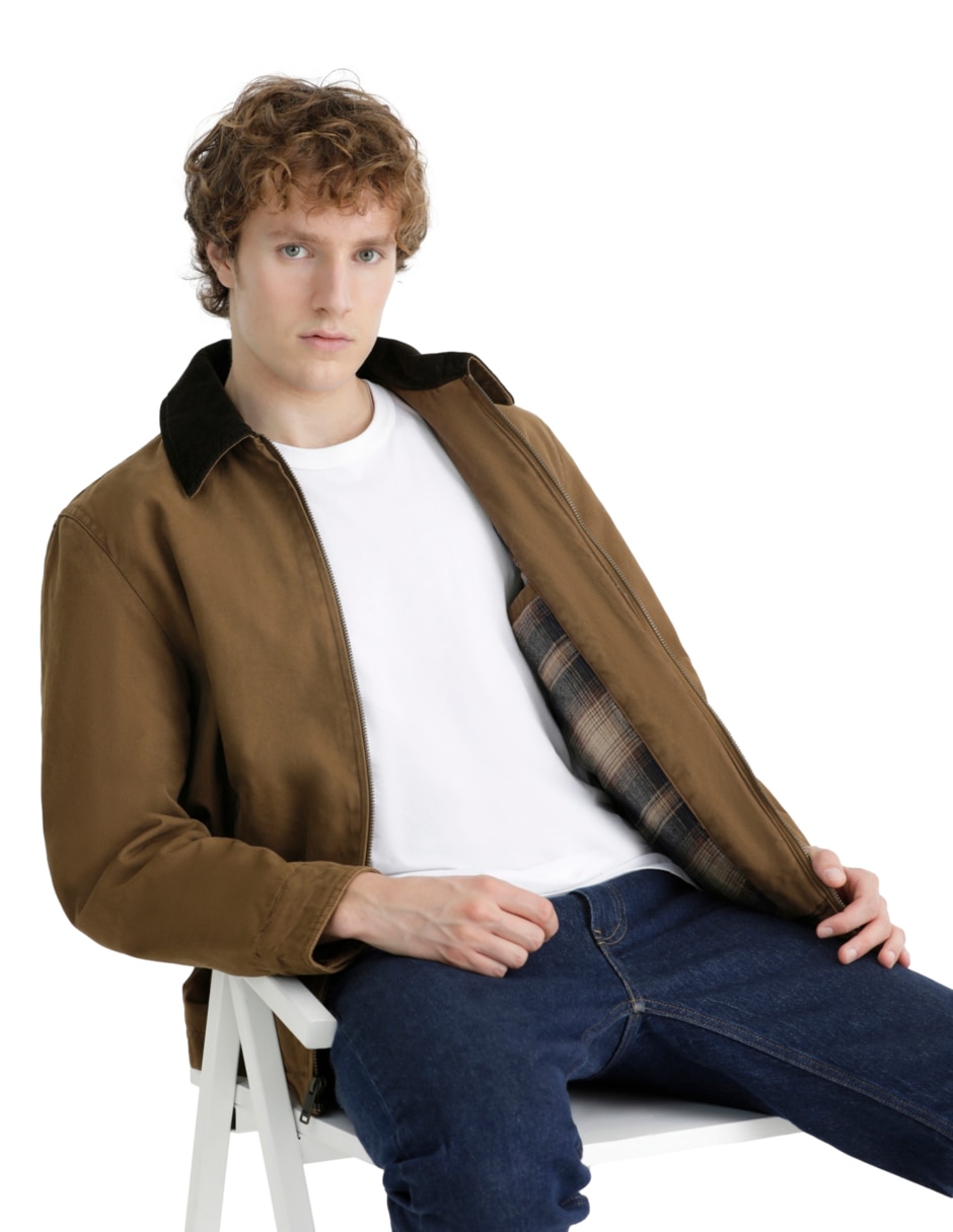 Chamarra casual cuello a contraste para hombre
