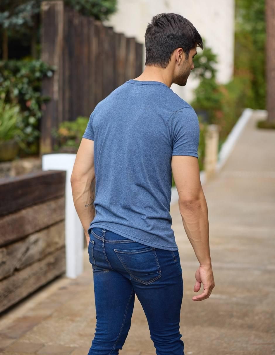 Playera Jersey cuello V para hombre 9