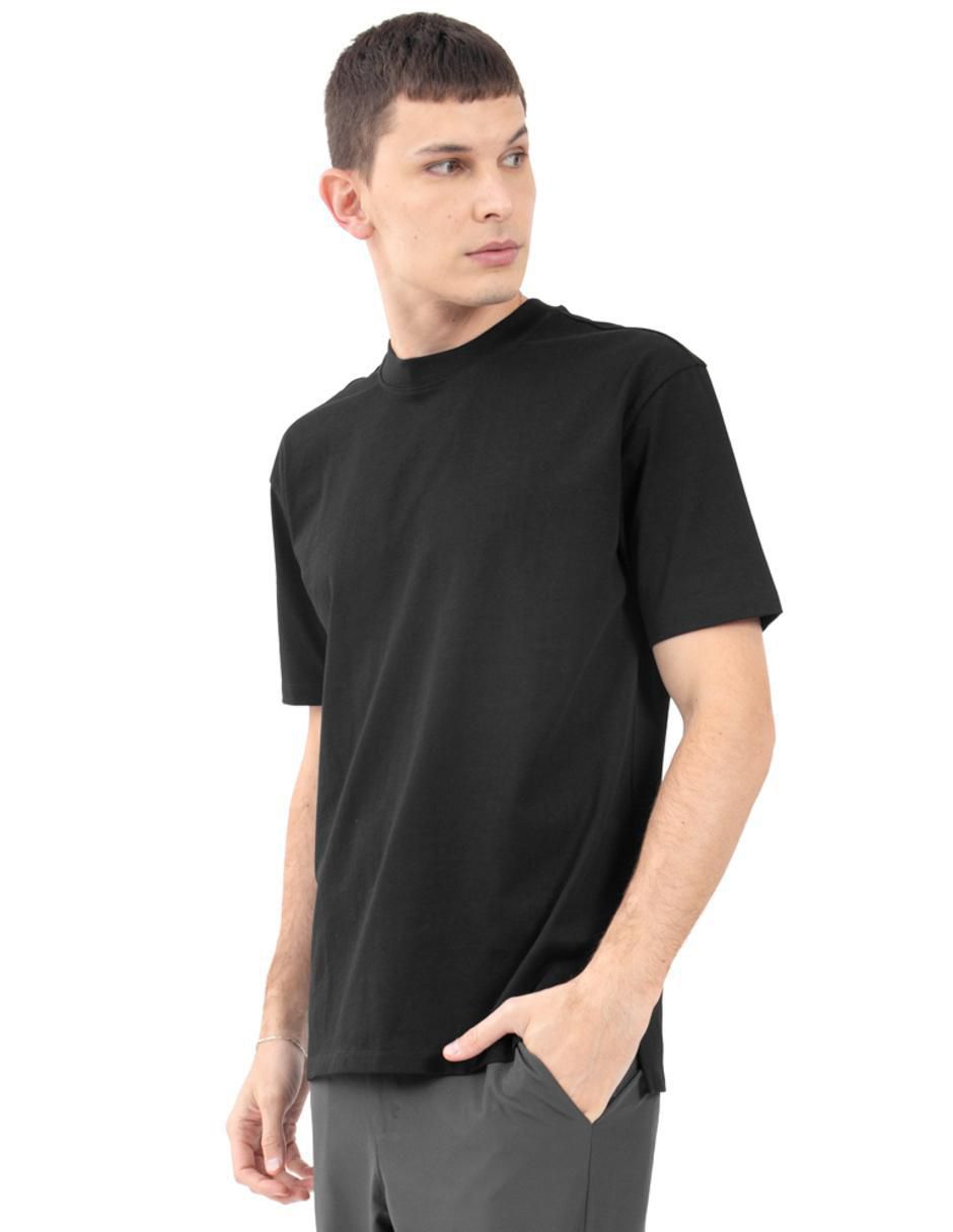 Set playera cuello redondo para hombre 4
