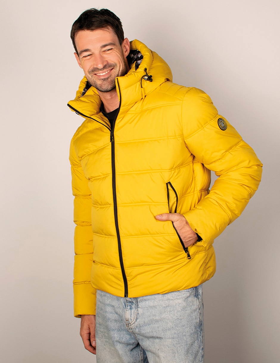 Chamarra capitonada con capucha para hombre
