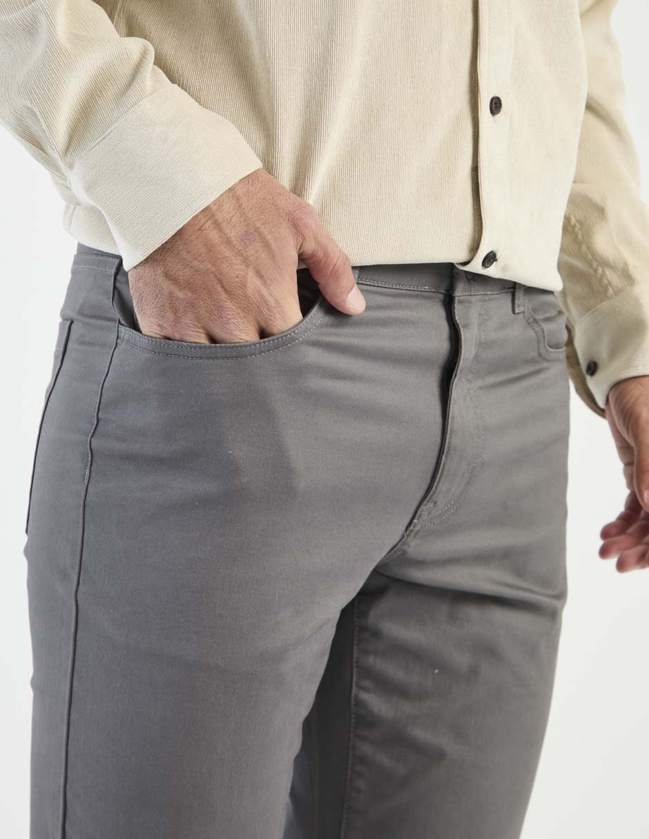 Pantalón casual chino straight Izod para hombre