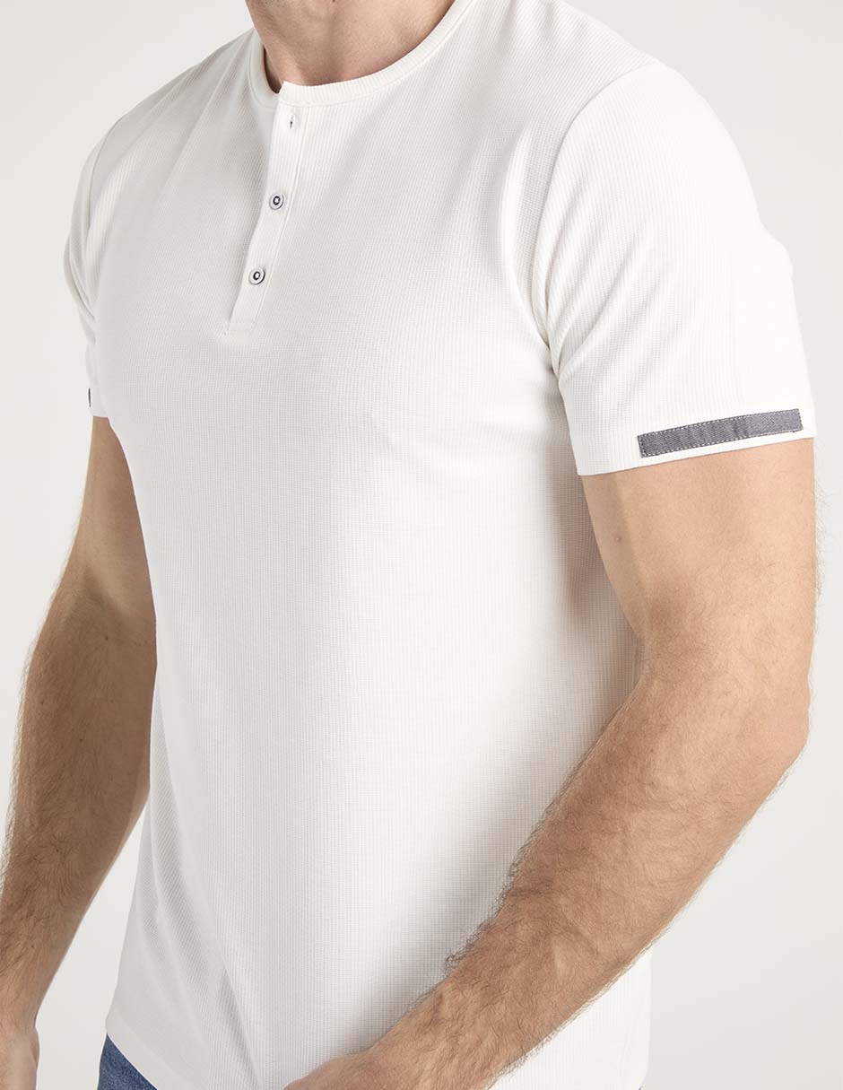 Playera Jbe cuello henley para hombre