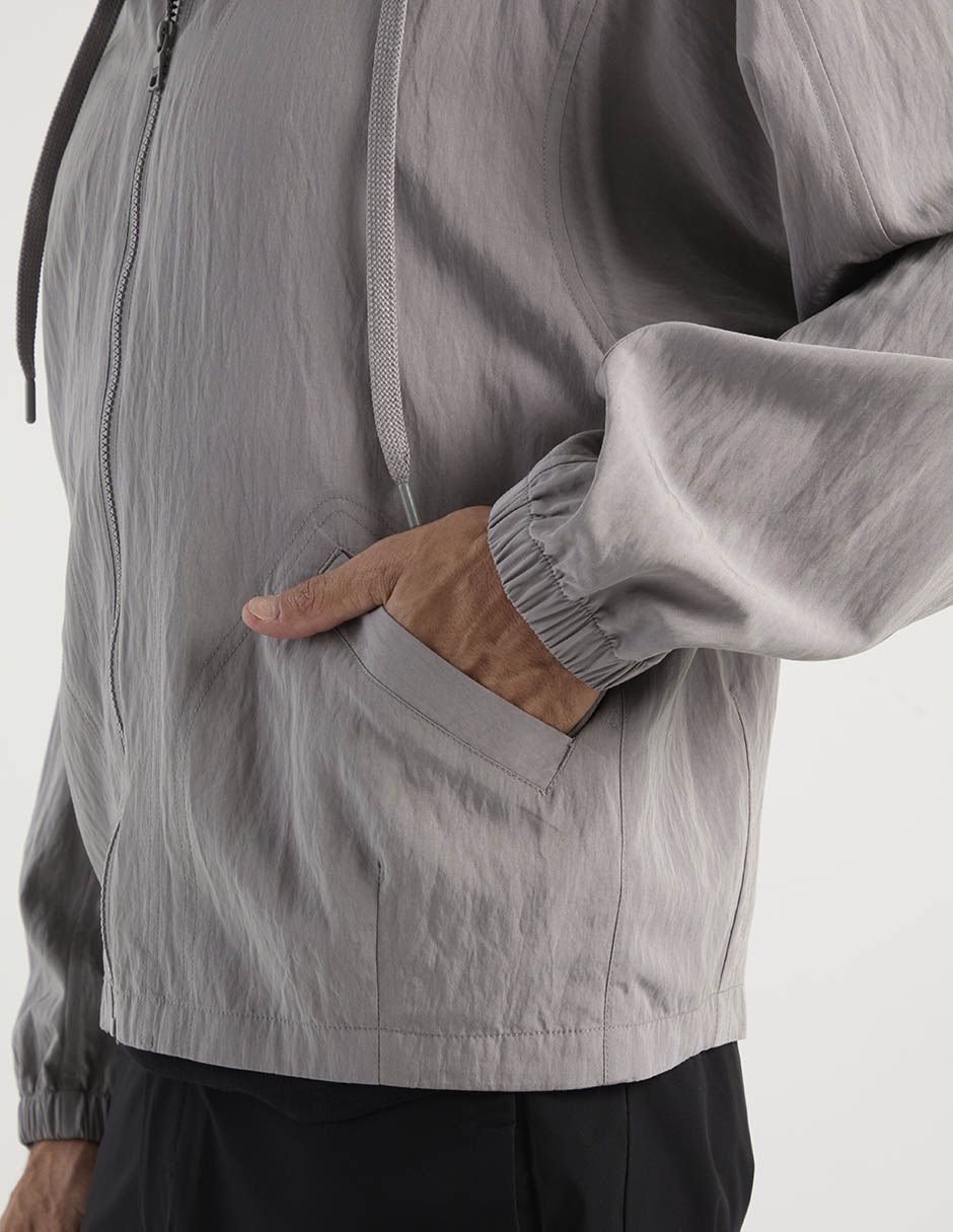 Chamarra rompevientos R Street con bolsillos para hombre