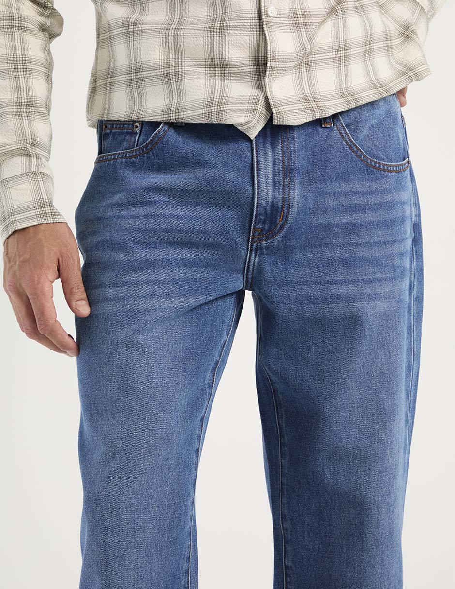 Jeans regular lavado obscuro para hombre 4