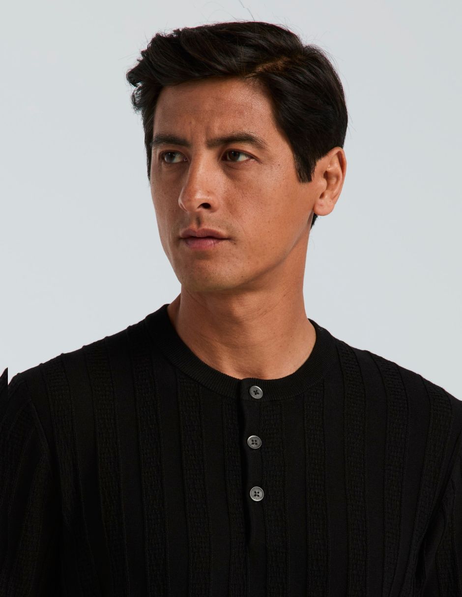 Playera playera tejida cuello henley para hombre 4