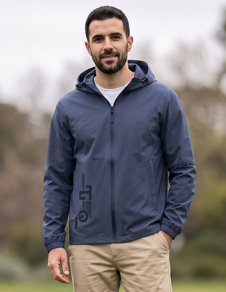 Chamarra rompevientos con capucha para hombre