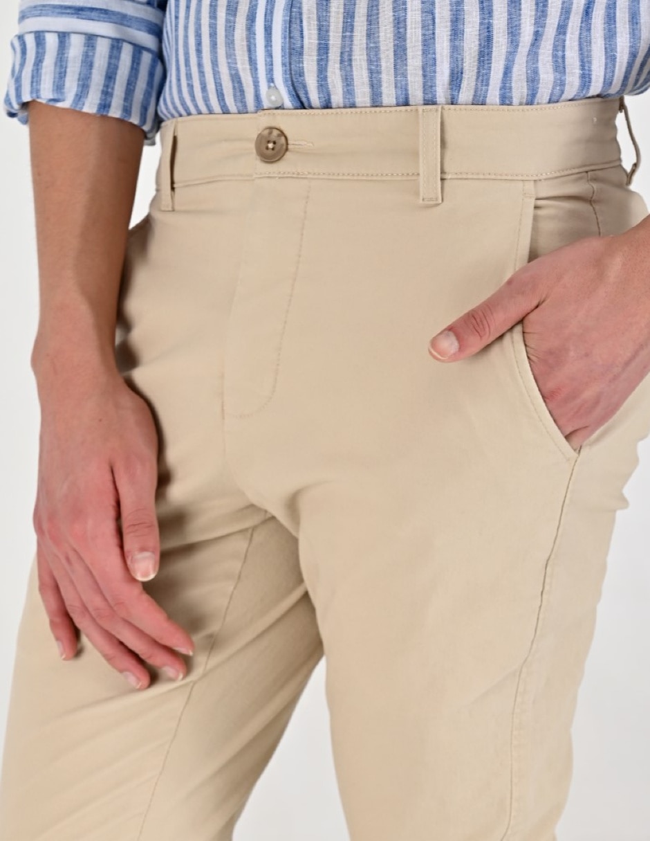 Pantalón casual regular slim para hombre 3
