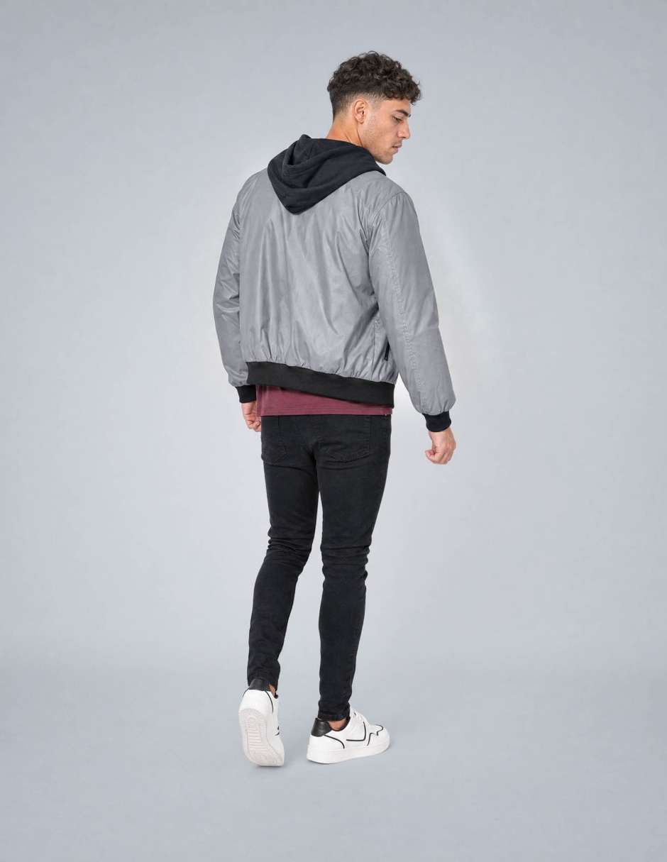 Chamarra bomber con capucha para hombre 2