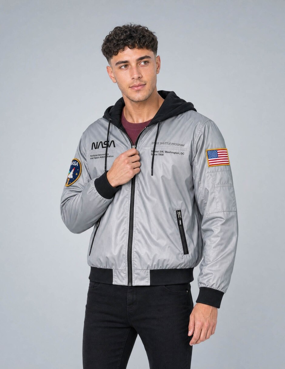 Chamarra bomber con capucha para hombre 4